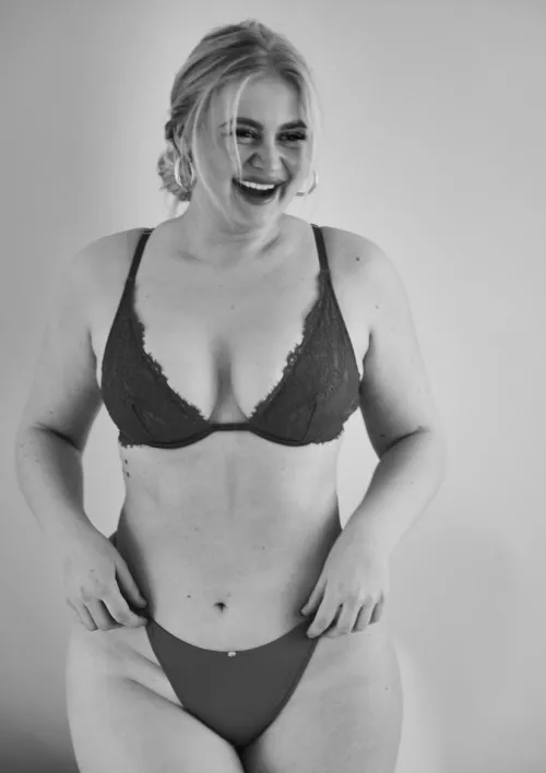 Big smile, Big tits 😝