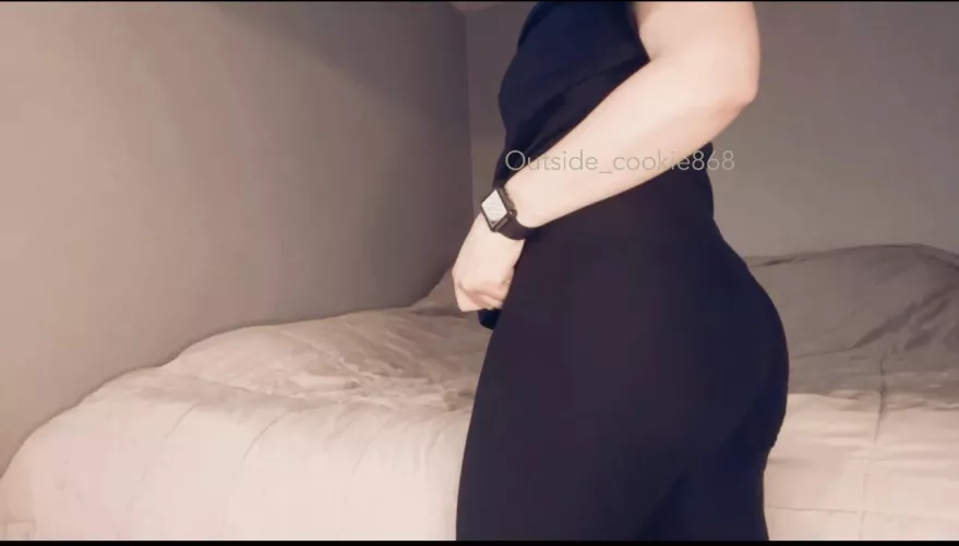 Black leggings are my life :))