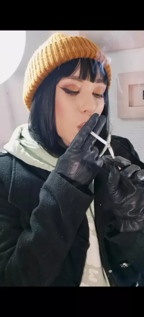 Chain-smoking on delicious all White slims