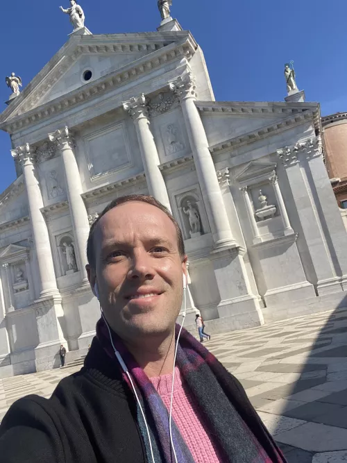 Completely knackered after a grueling 20-hour bus ride, but I’m in Venice