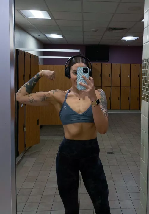 (f31) this is a legitimate post. I'm getting certified as a trainer and I want to practice giving some women basic programs that I wrote (free!) Let me know!