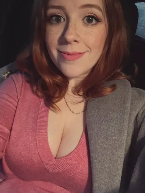 Feeling cheeky in pink tonight! [F]