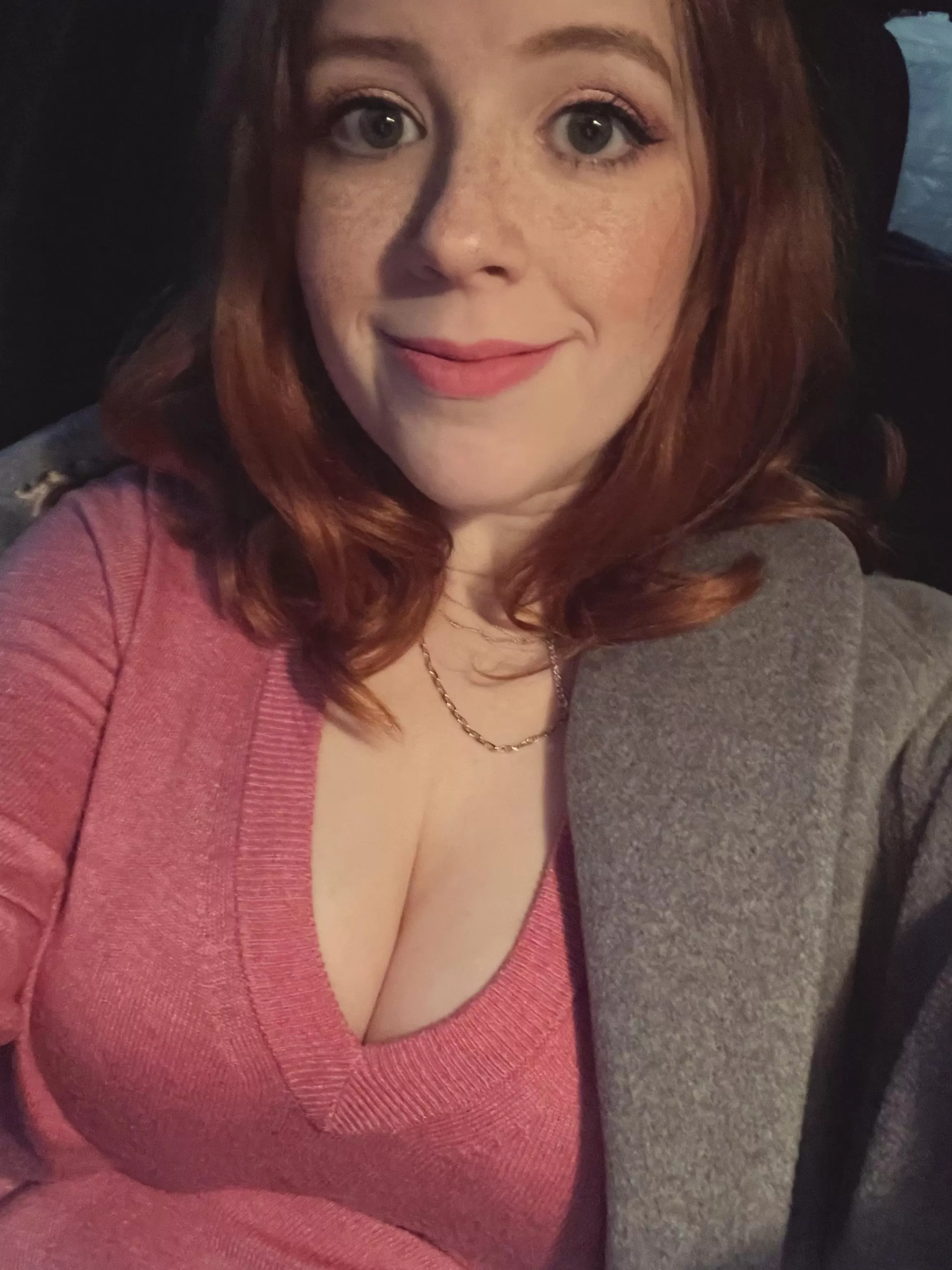 Feeling cheeky in pink tonight! [F]