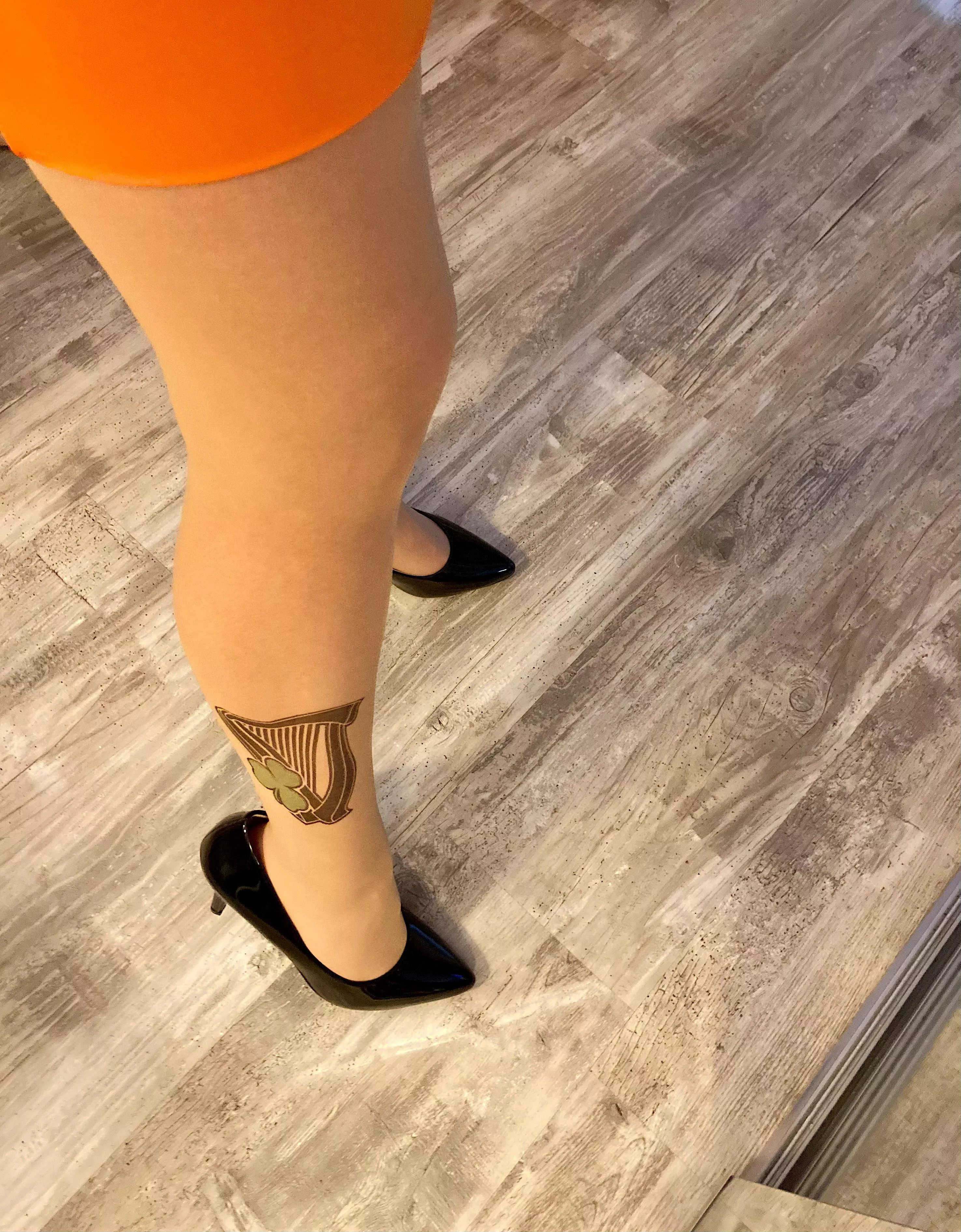 Feeling lucky in these amazing pantyhose today💚🍀🇮🇪