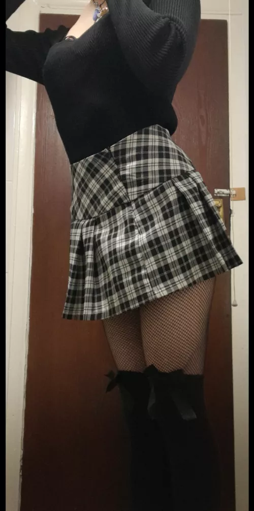 genuinely had the worst day of my life today. im so tired. weirdly enough posting here and talking to you lovely lot always helps <3