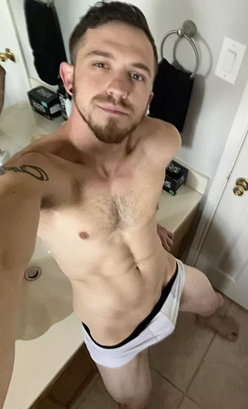 Gotta share my post workout bathroom selfie, y’all want me to post more often? [M]