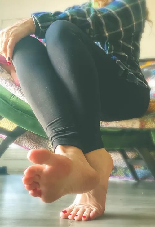 Guitarists know how to use their fingers.