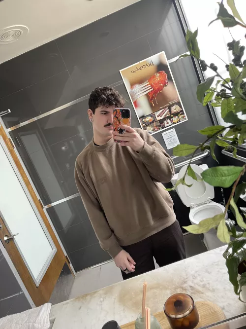 Hope everyone is enjoying their Friday night