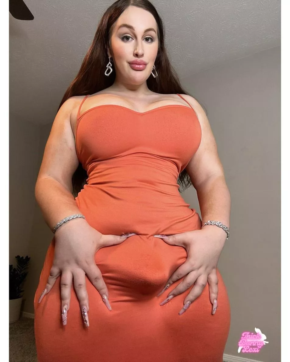 I have something hard in my dress 💦😈🍆