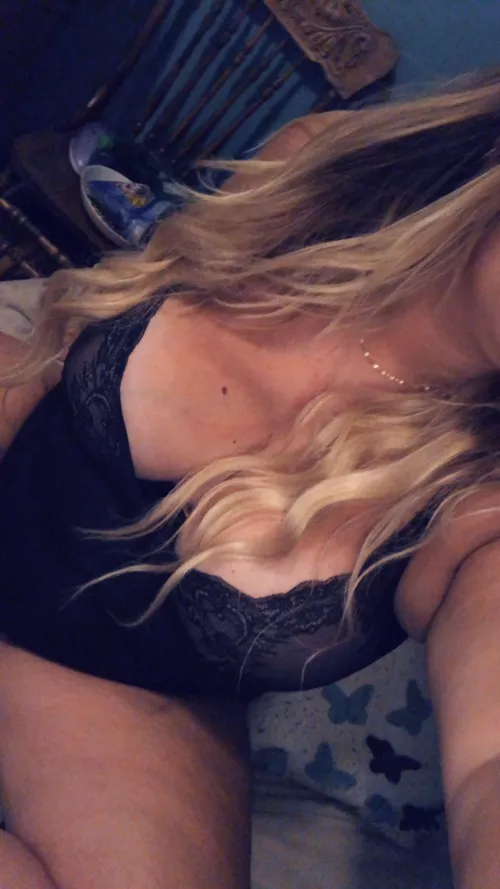 I wish I was sitting on your face rn