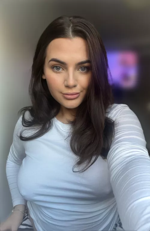 Just about to leave the house… realised my top might be a bit see through😝🥹