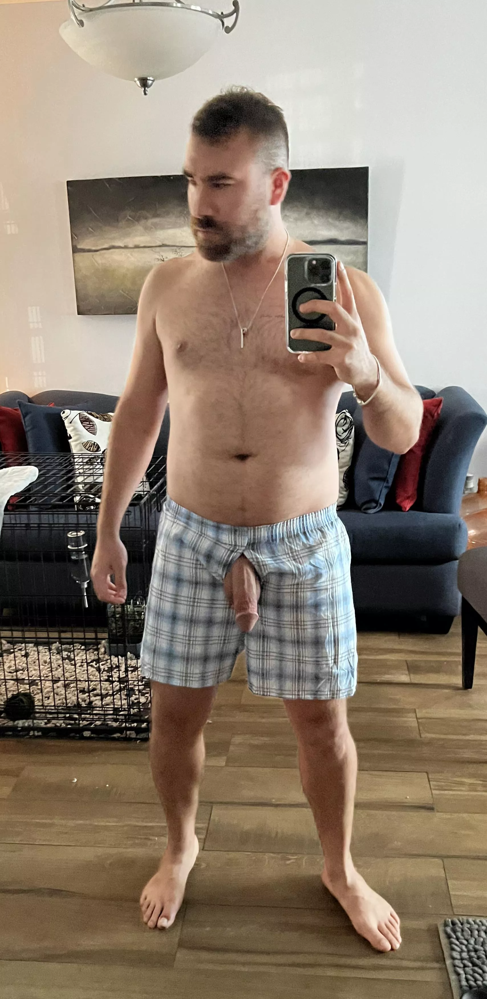 Living in Toronto I’m looking a hard dick.