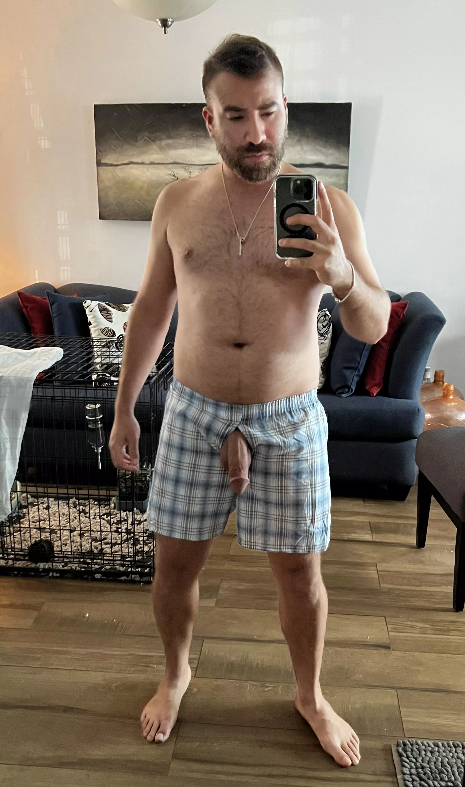 Married Mexican gay guy living in Toronto, some straight guy who need to be sucked?