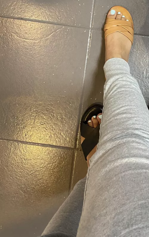 Message me 🤪 #feetpics #feetfetish