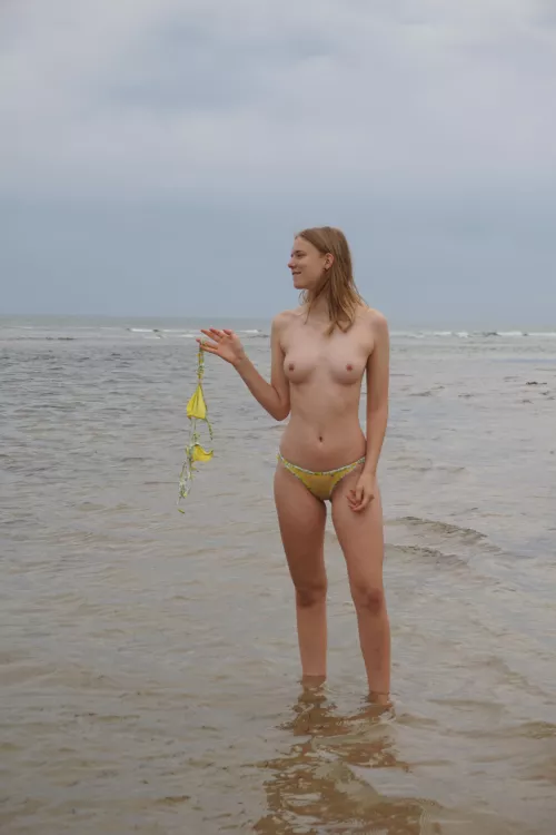 My 18yo GF showing off her bikini at the beach!