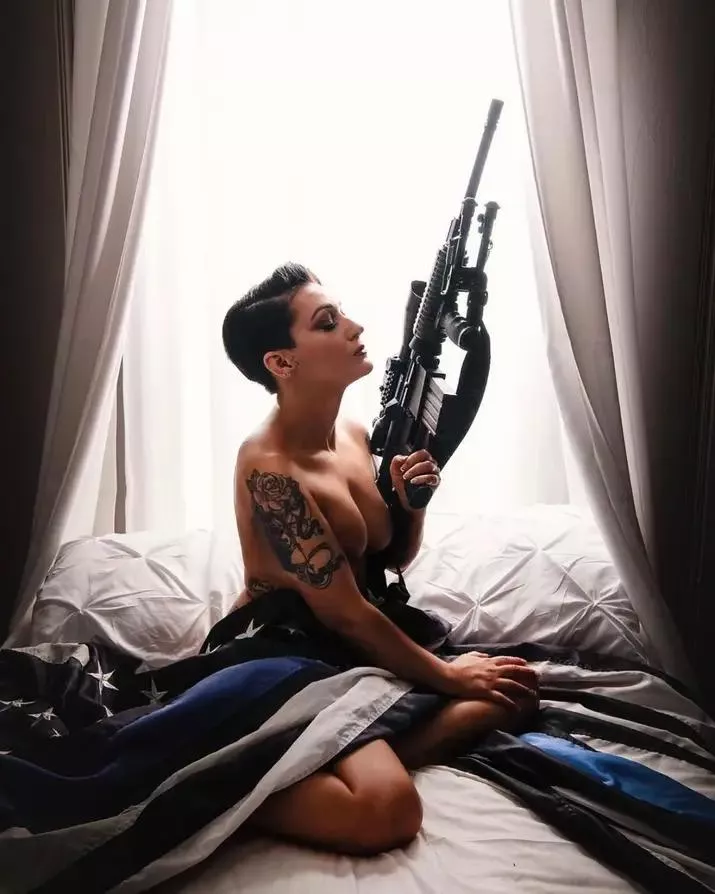 Nicole Augerlavoie (Blueline_Beauty)