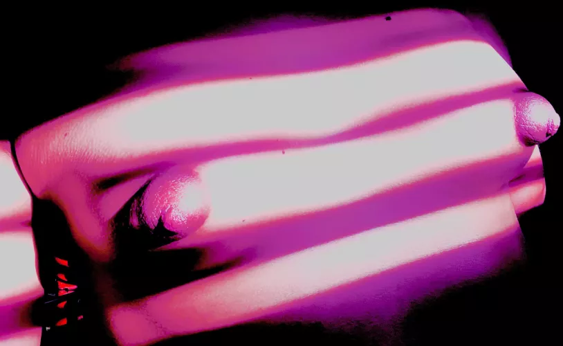 On the edge of two extremes