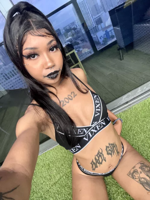 pretty face to cum on