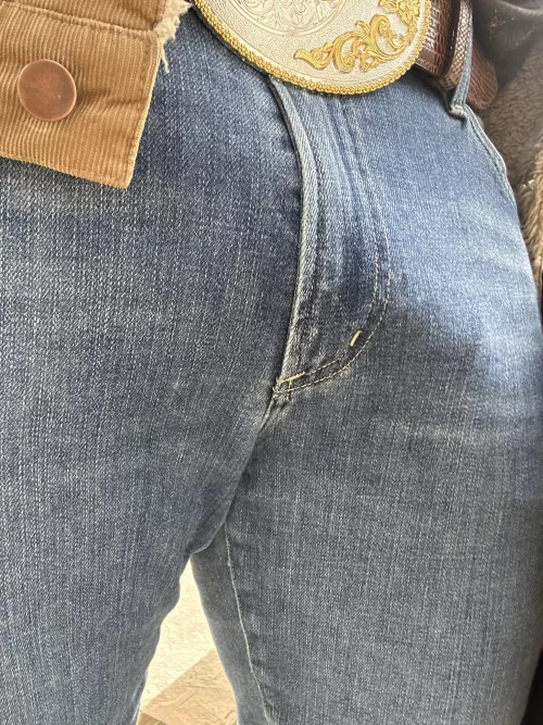 Still bit of an outline through denim - just enough to cause a double take