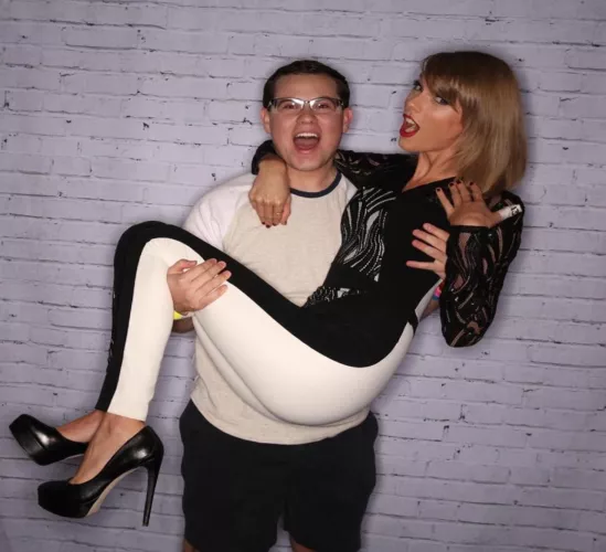 Taylor Swift W/ a Fan