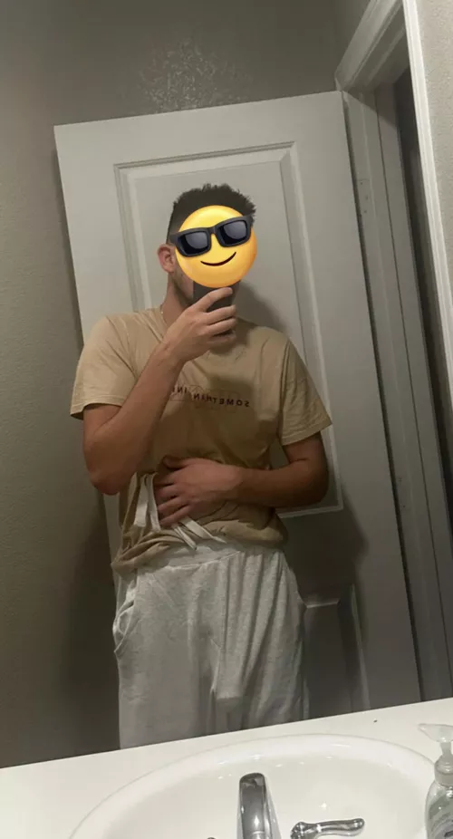 Thinking about wearing these grey sweats to class