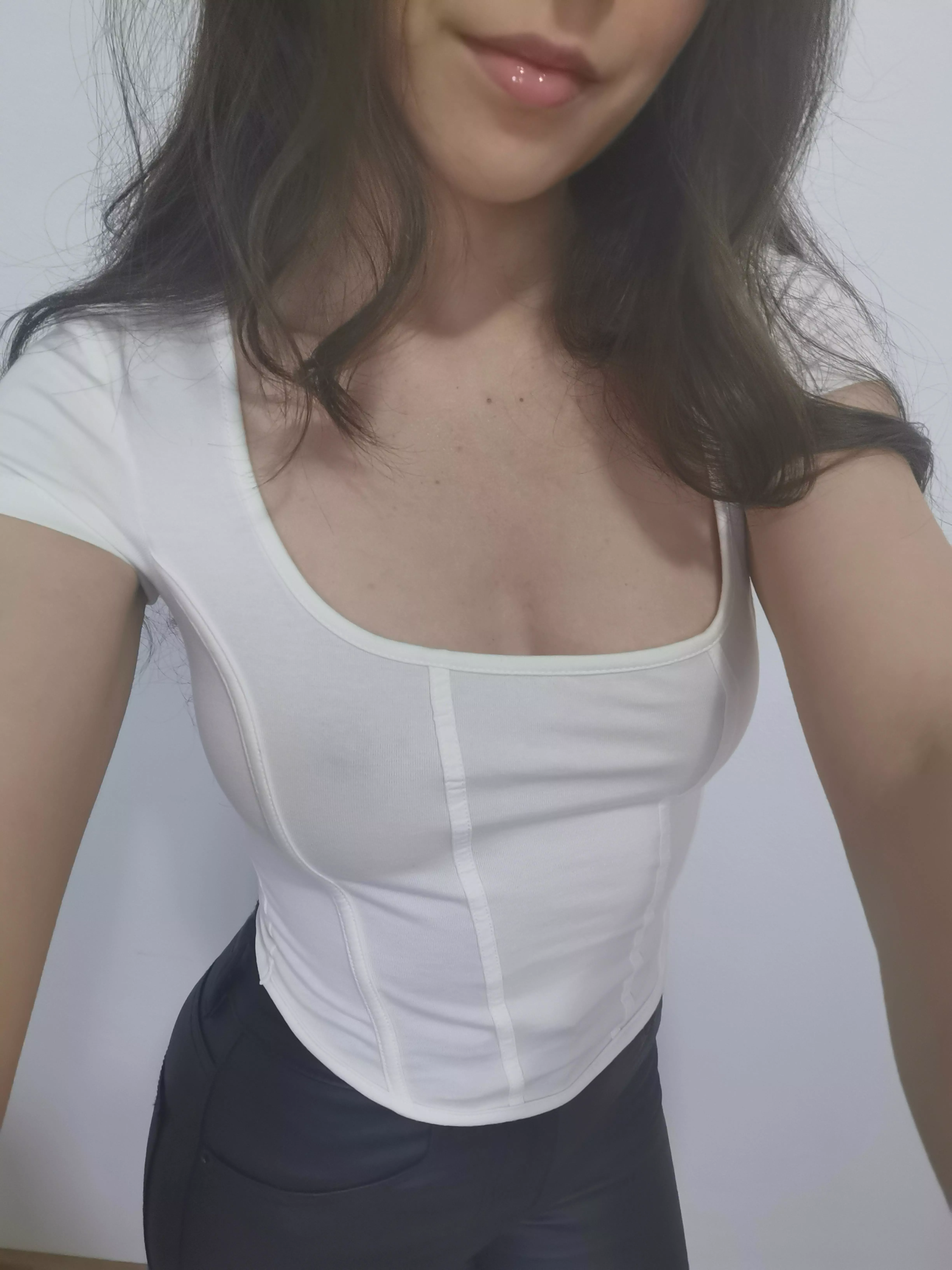 What do you think about my white top?