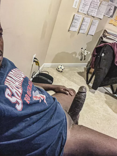 Who wants to fuck my hubby😉