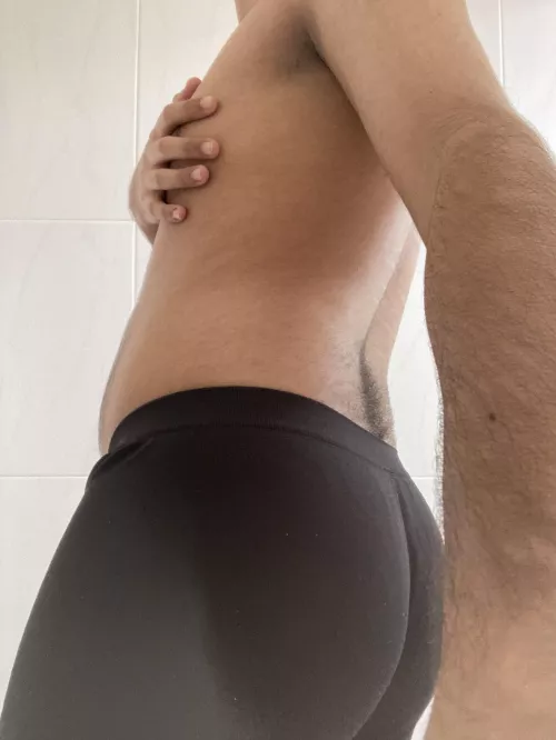 Would u dm me your dick? 😈😈