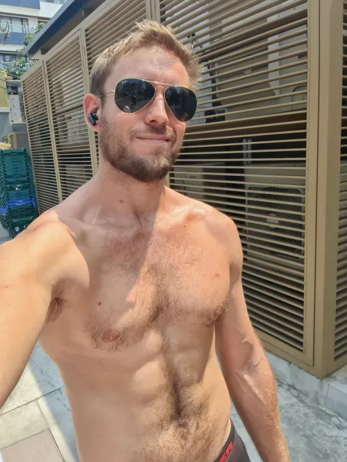 Your beach boy wishes you a good weekend ! (32)