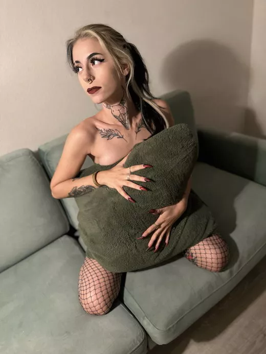 Your little fuckdoll is waiting daddy!