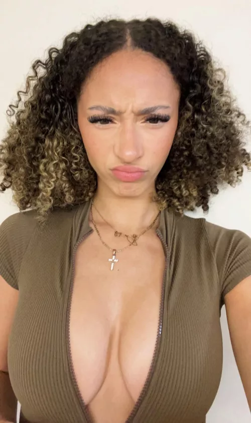 another one of my crushes. Huge tits on her 🥰