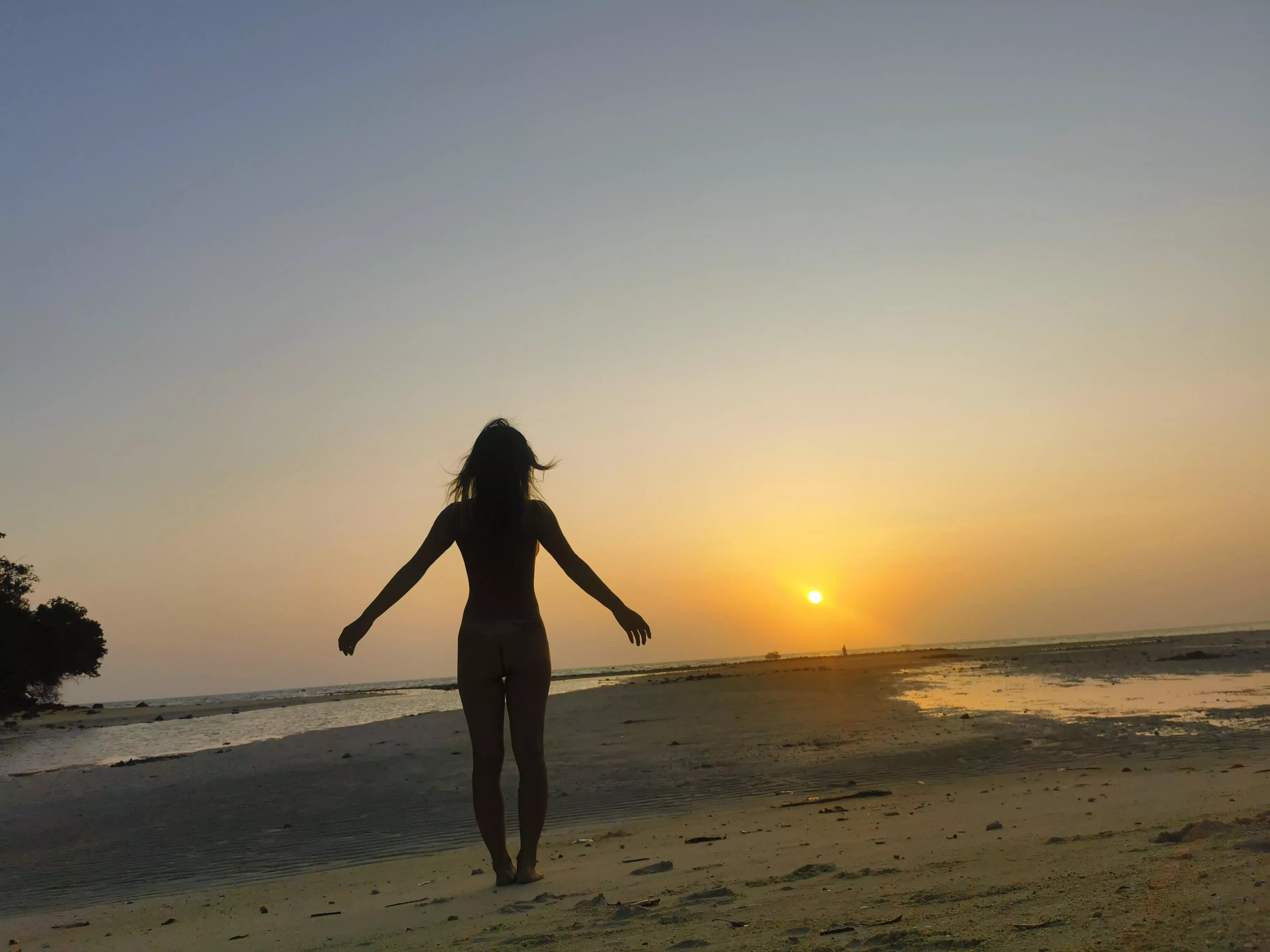 being naked is one kind of earthlings 🌎🪐🌿