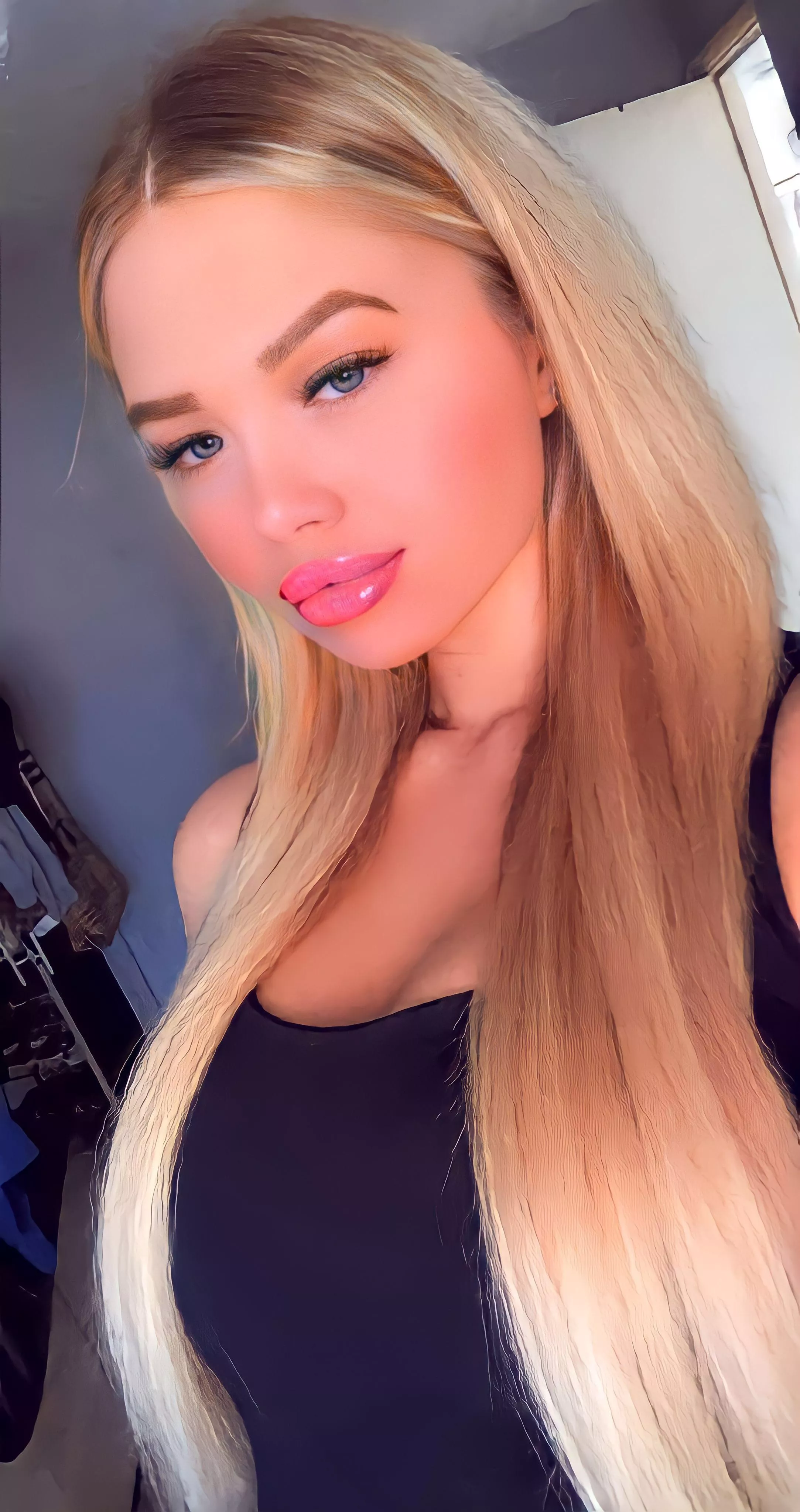 Blonde bimbo