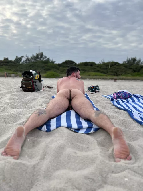 Breed me on the beach 😈