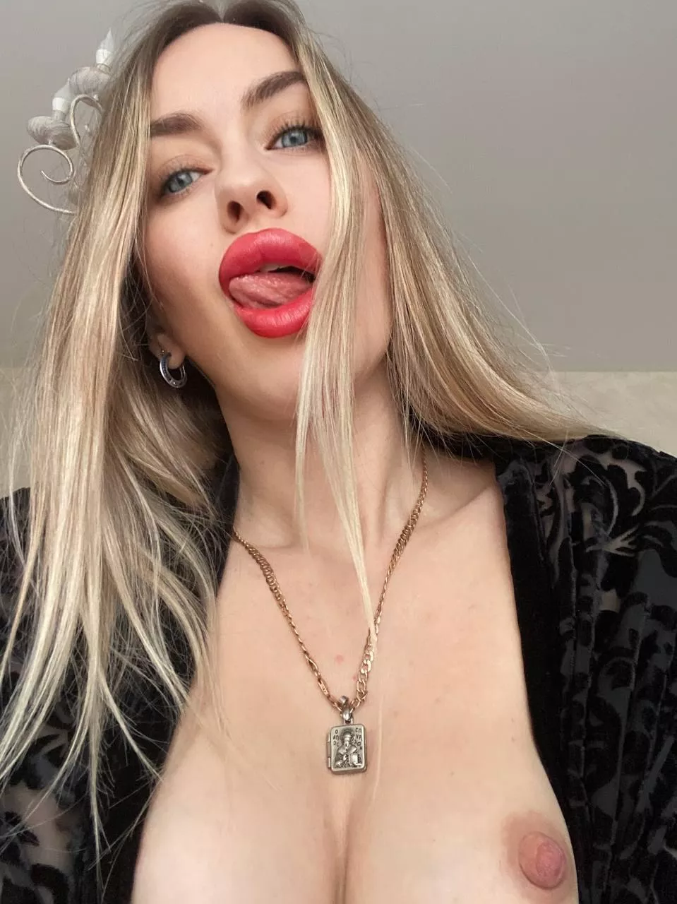 Can I look you in the eyes while I make you cum