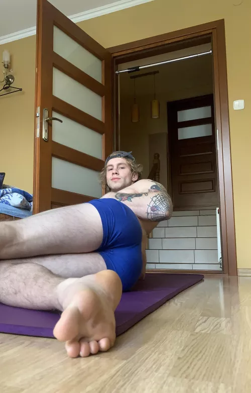 Does this angle show my booty as a goodie?