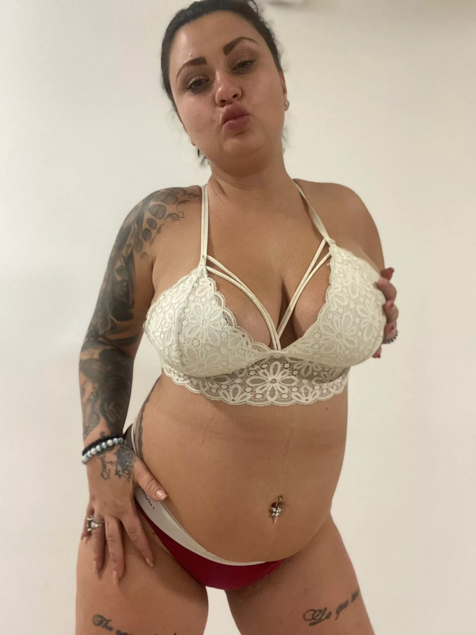 (f) Swollen face and belly from beer