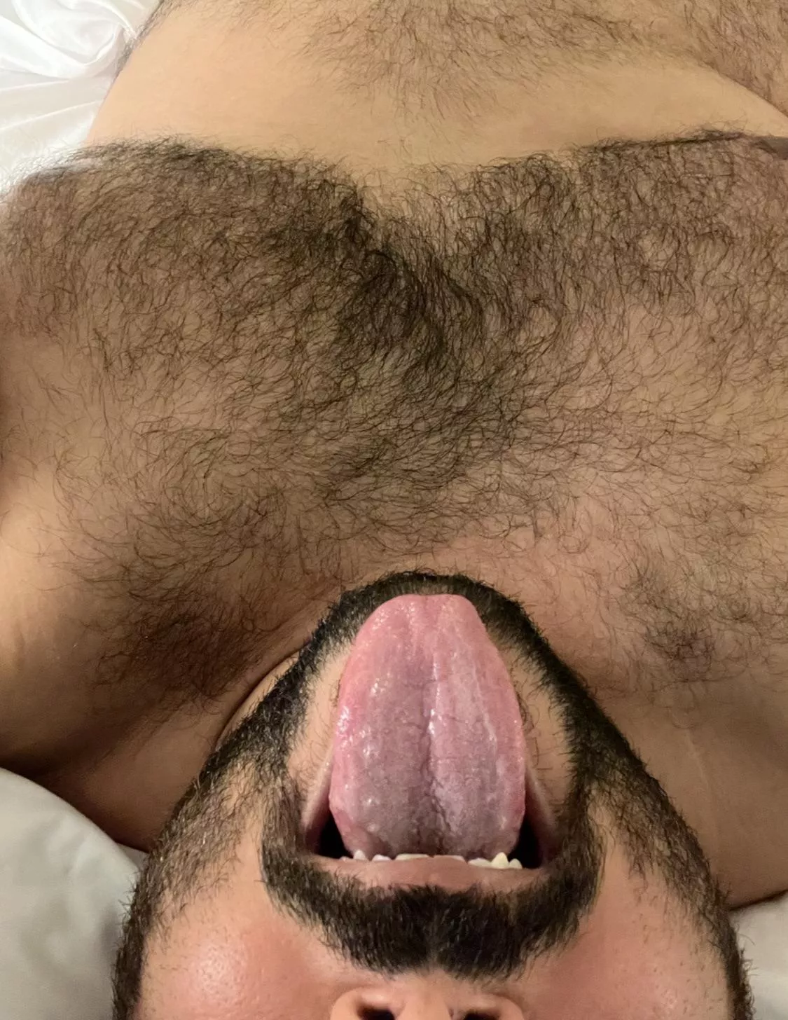 Feel like having my beard soaked this morning. Any ladies want to ride my tongue?