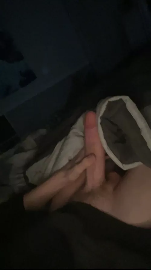 Feeling bored and 🧱(dms open)