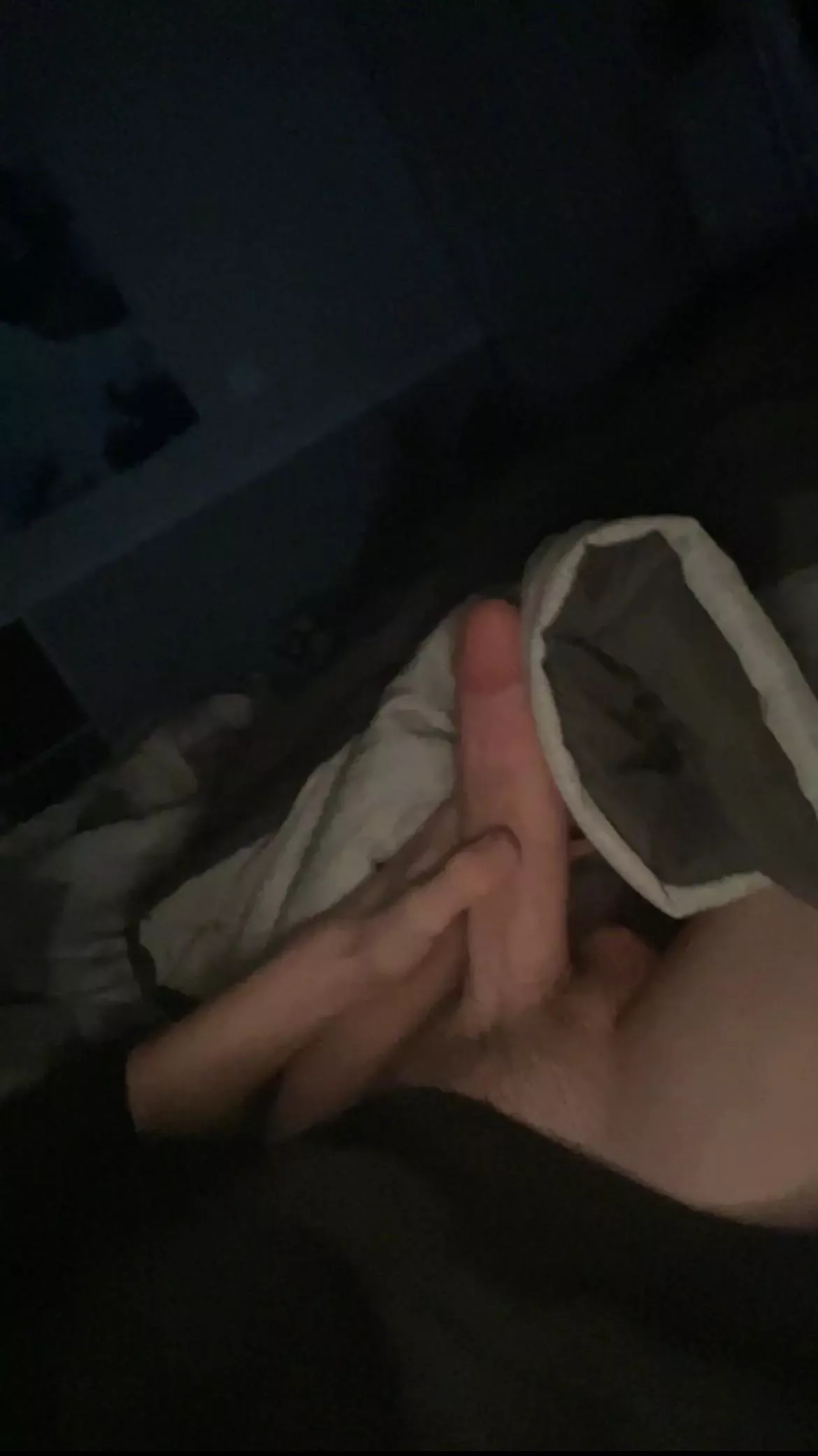 Feeling bored and 🧱(dms open)