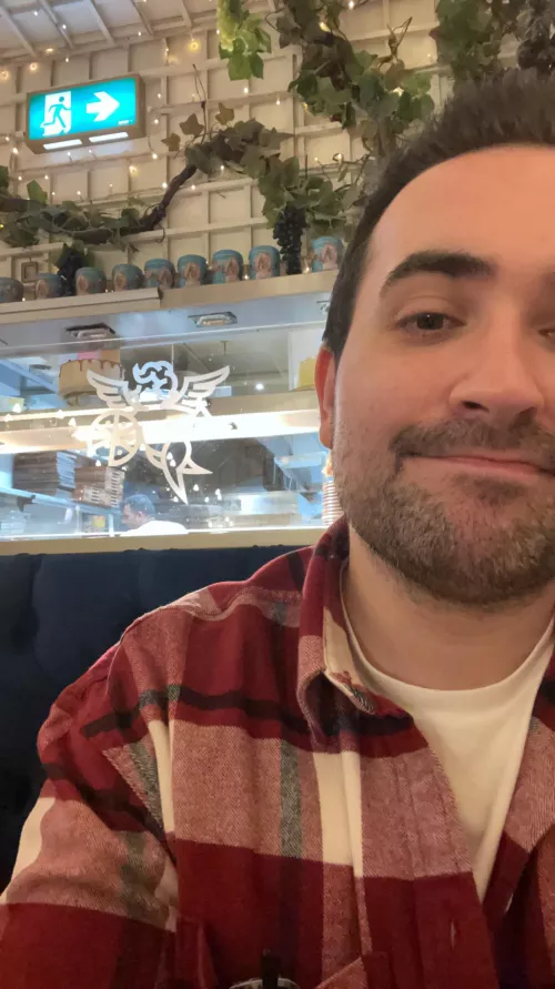 Hey from Ireland 🍀 hmu if you wanna chat 😊