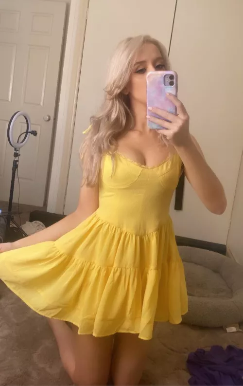 I never thought I’d like the colour yellow until I bought this dress ☀️