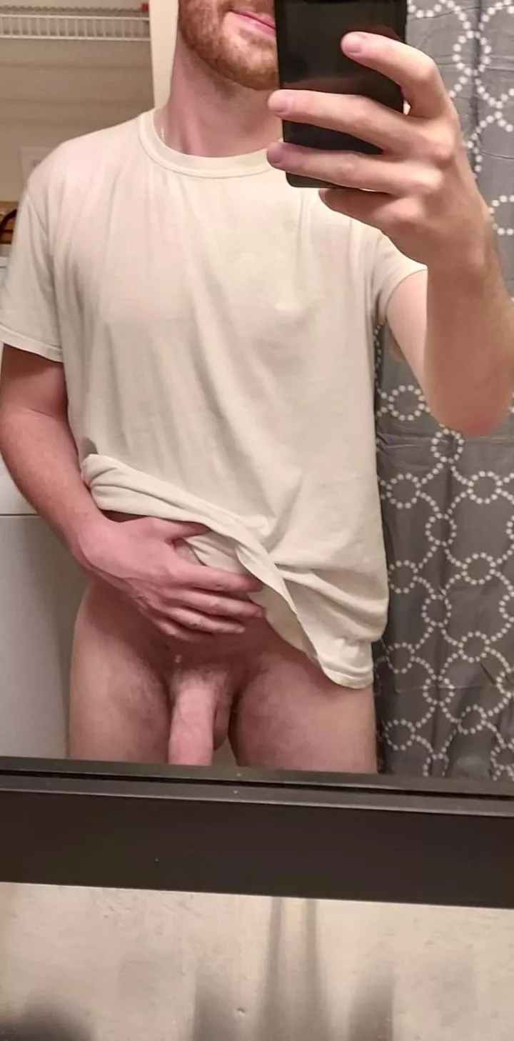 Id love to watch some porn and jerk off with someone in my car. Let's jerk off and compare our hard cocks