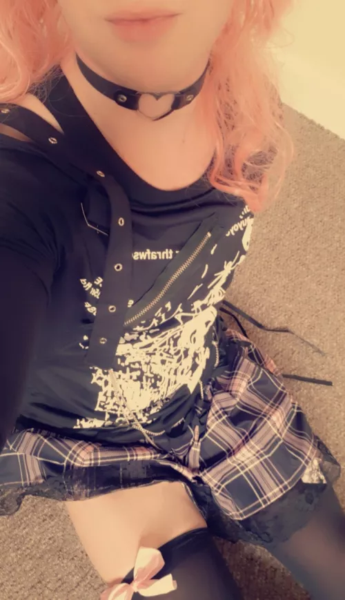 idk why i'm always sat on the floor