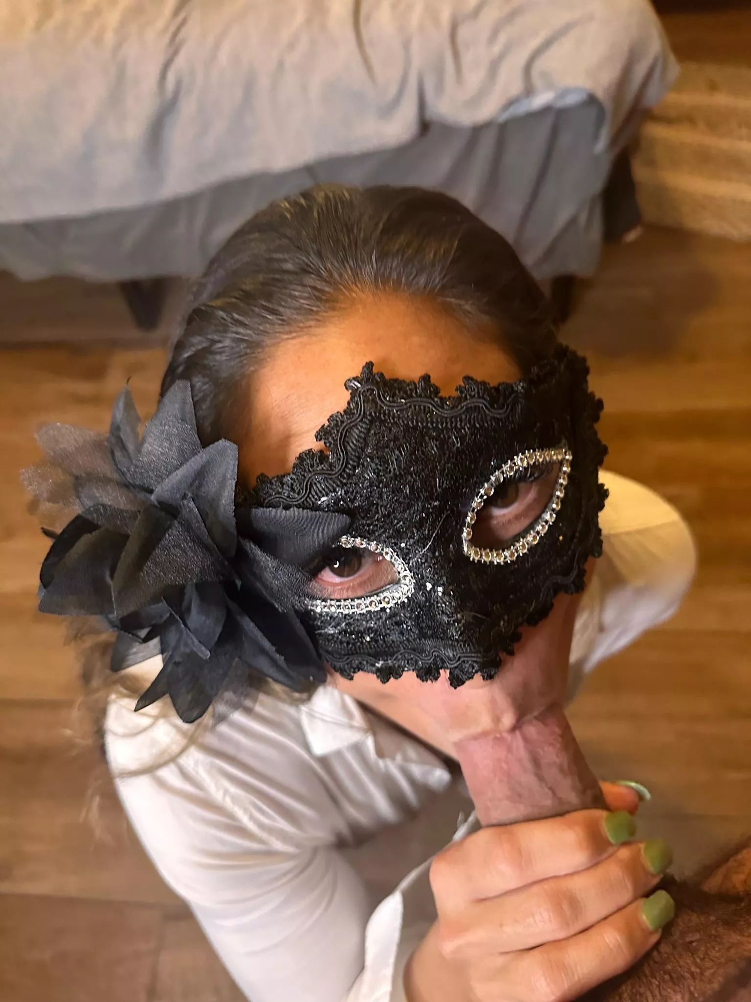 I’m going live tonight! With no mask!