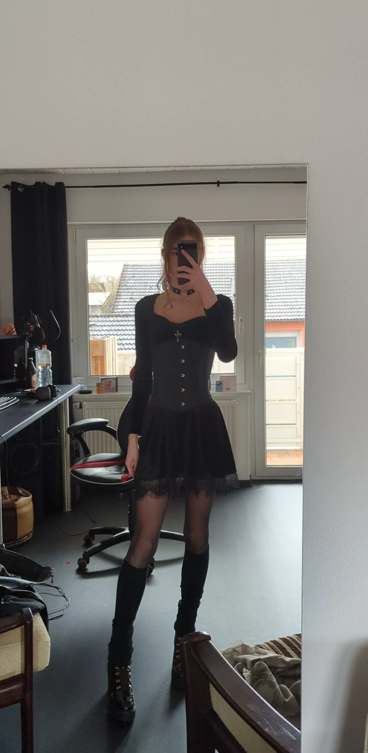 im thinking about cutting my hair but my ponytail looks fire right?