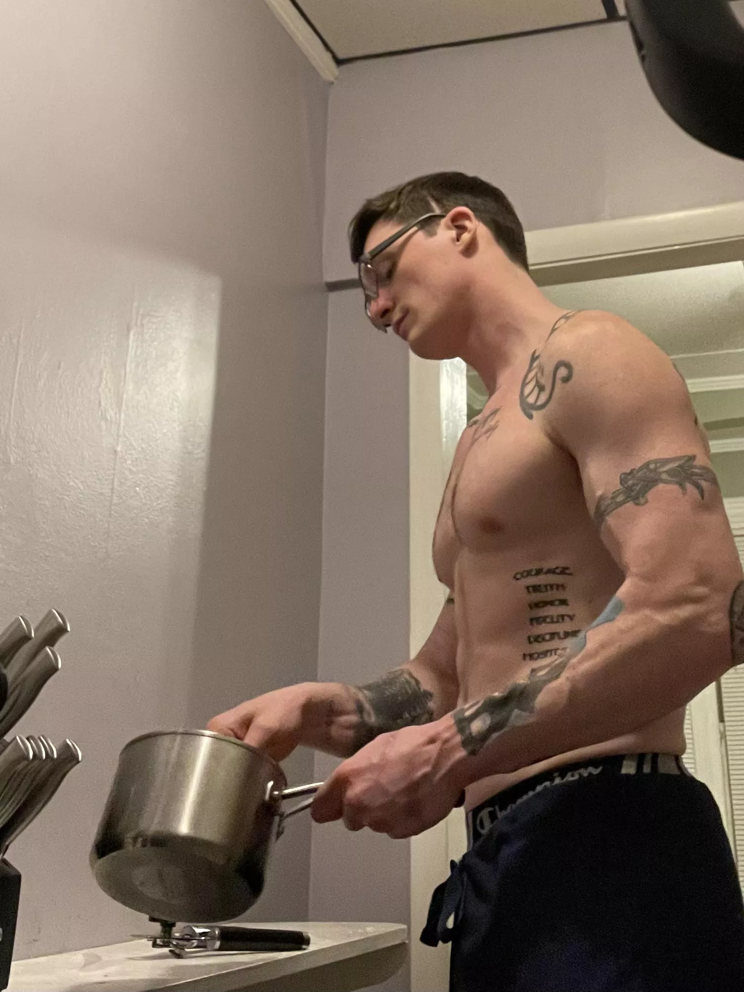 Ive heard dudes cooking is sexy would you join me for dinner?