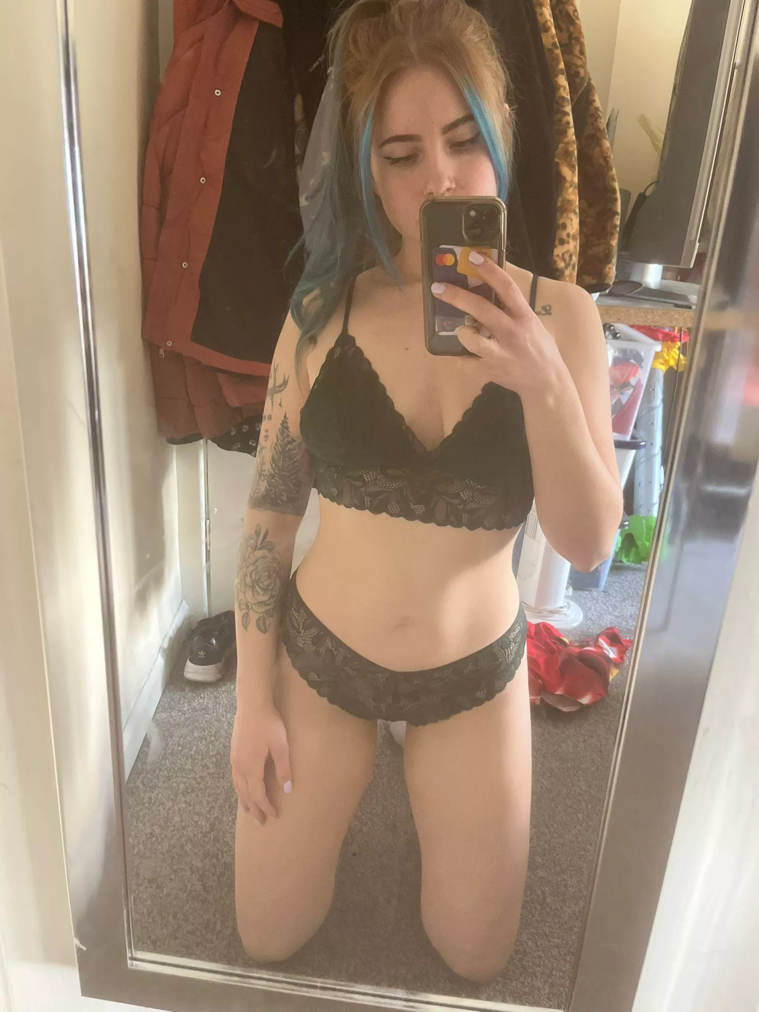 Just ur standard bikini xx