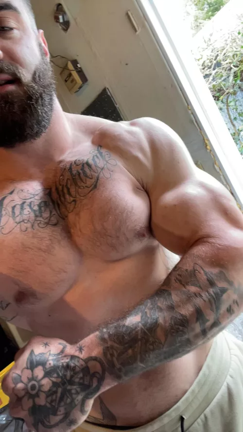 Let me cradle ya right here😏