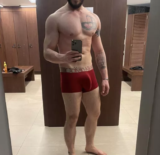 Like to show bulge everywhere i go